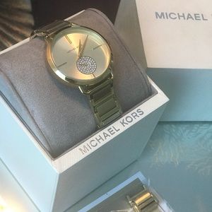 SOLD ❌ Michael Kors Gold Watch